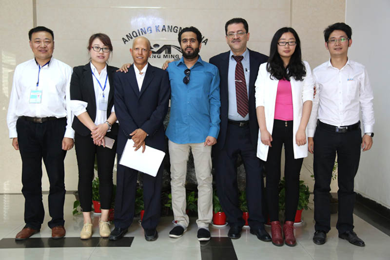 Clientes sauditas vinieron a visitar KMNPack