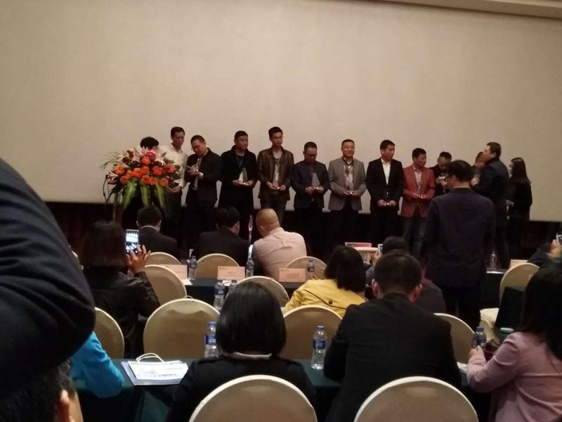 KMNPack ganó el “Premio a la contribución excepcional”